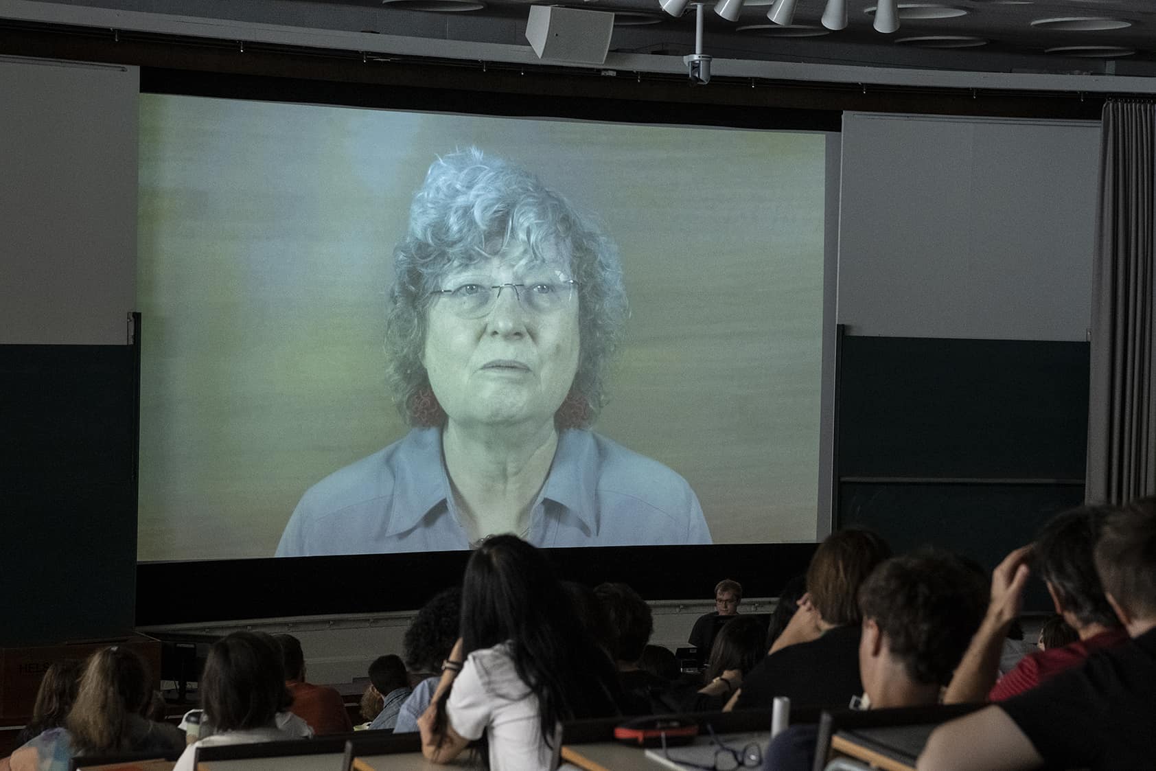 OAL Prize 2022 : Ingrid Daubeschies, former IMU president, presents the OAL Prize