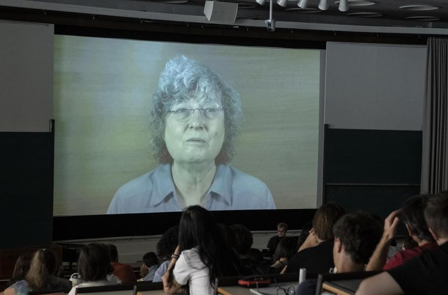 OAL Prize 2022 : Ingrid Daubeschies, former IMU president, presents the OAL Prize